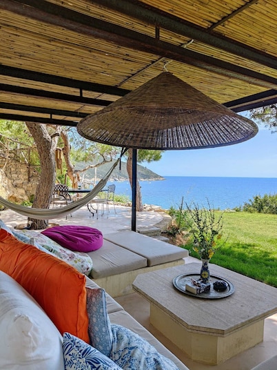 Stunning Seafront Villa Cornovaglia Private Access to the Sea