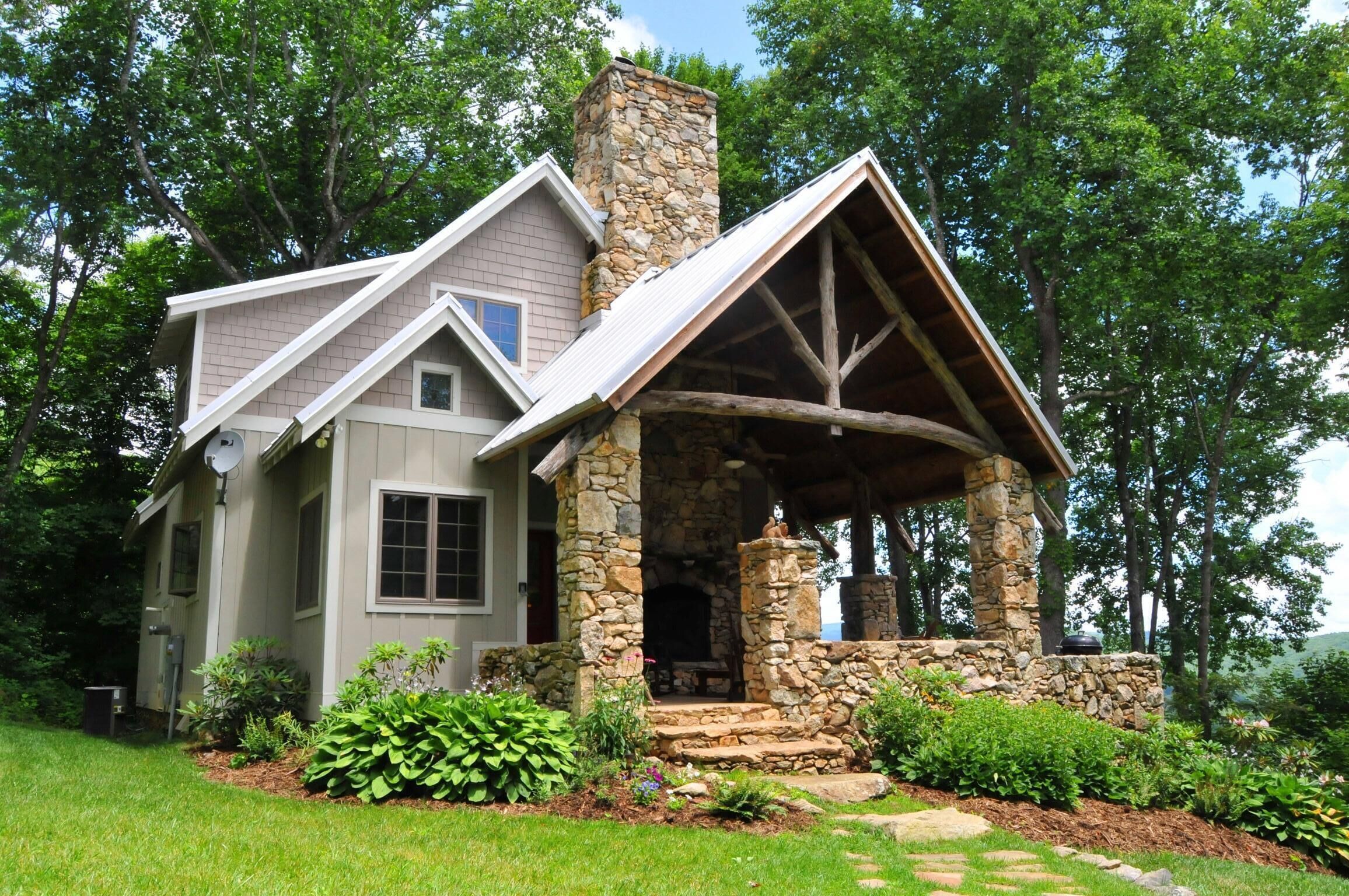 Farm Stay - Unique Cottage On 215 Acre Private Mountain. views, hiking, hot tub.