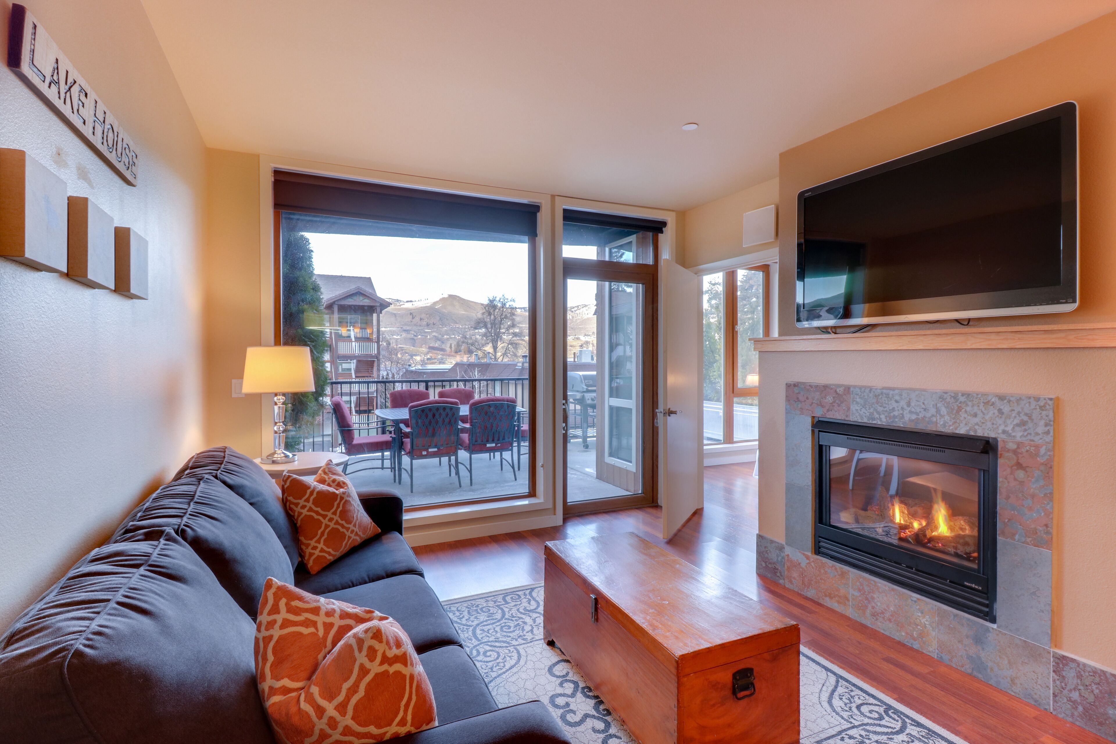 Mountain-view condo with indoor pool & hot tub, private balcony & grill