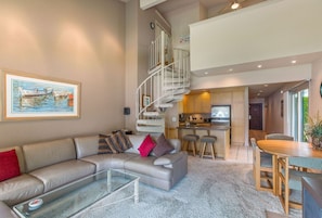 TV, DVD player, stereo - Luxury waterfront townhouse w/ sandy beach outside your patio door! WOW! (Chelan)