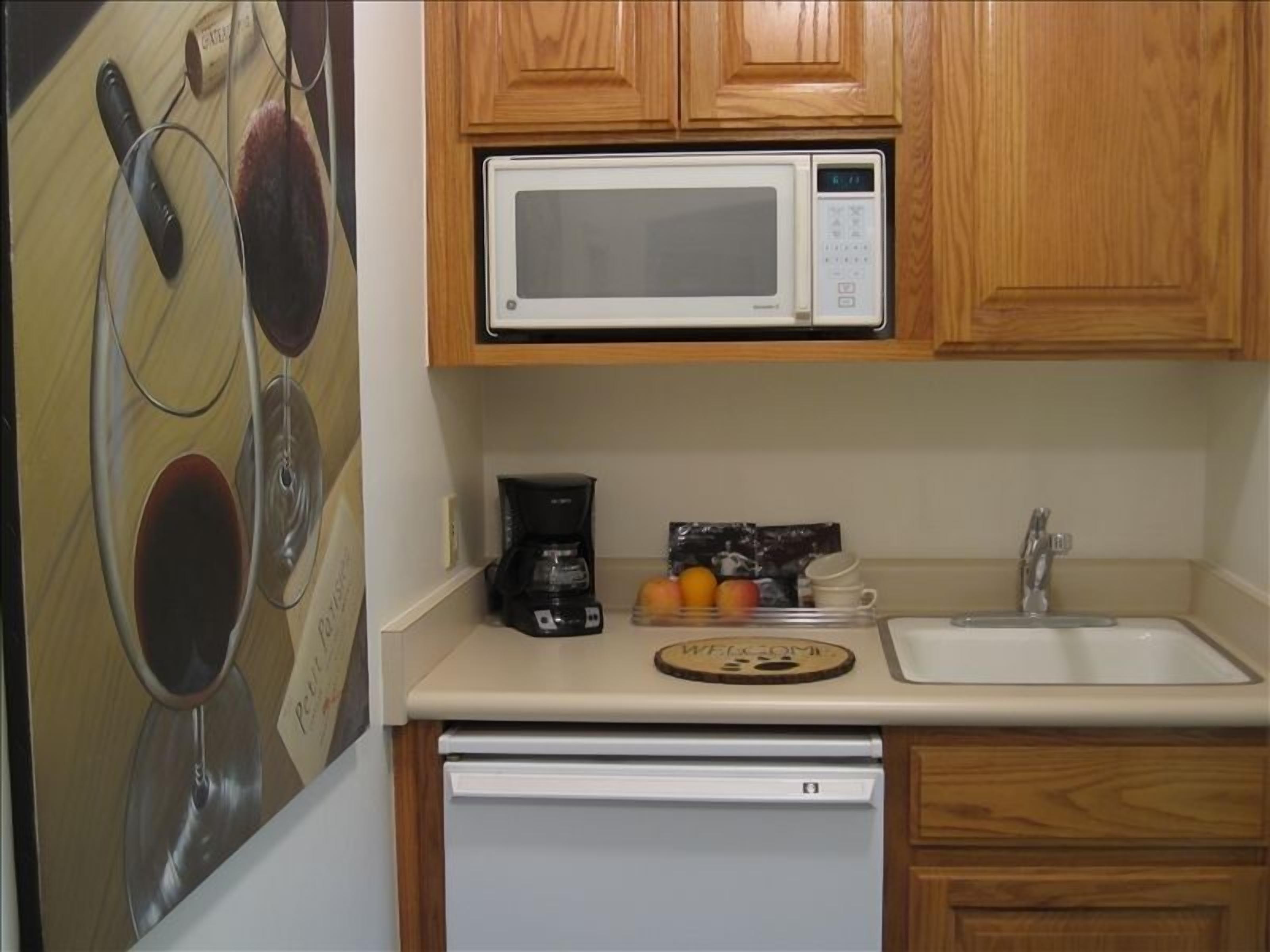 Romantic Riverfront Suite, 7 minute to Sequoia