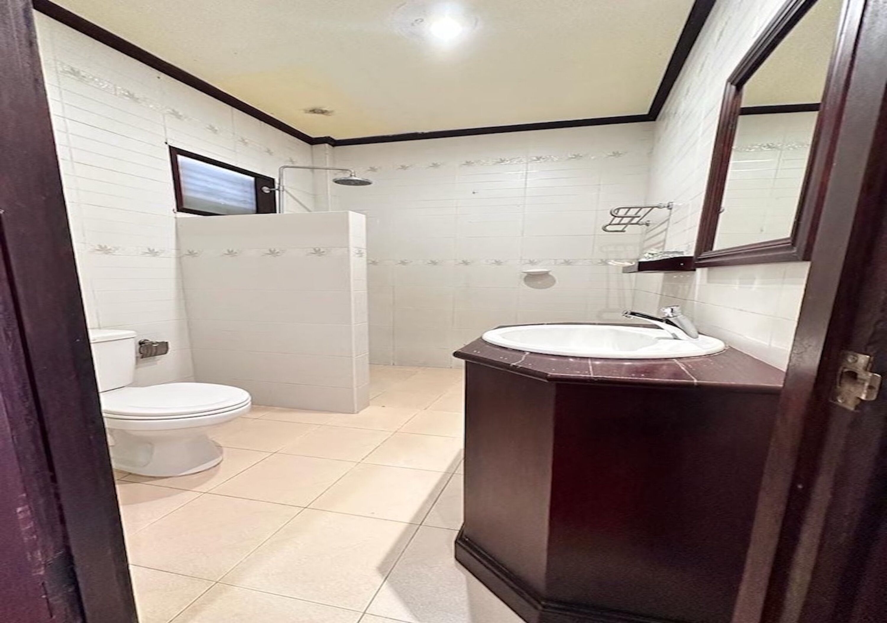 shower, free toiletries, slippers, towels