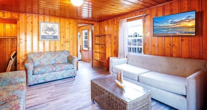 Beach Cottage Heart of Ocean Drive Sleeps 14