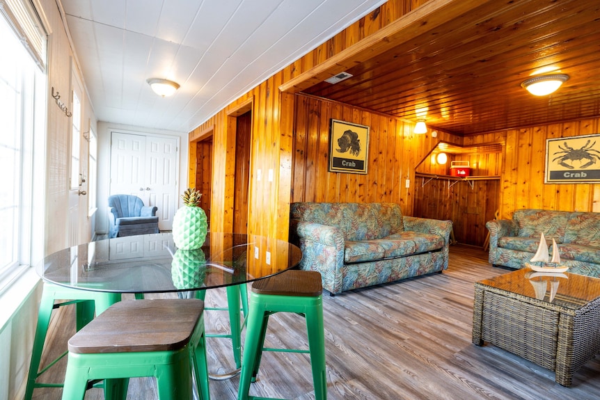 Beach Cottage Heart Of Ocean Drive Sleeps 14 - North Myrtle Beach, SC