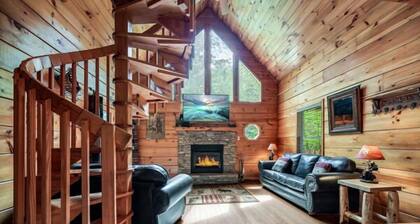 Honeymoon, private settings, 10 min from main street, family fun, fishing pond
