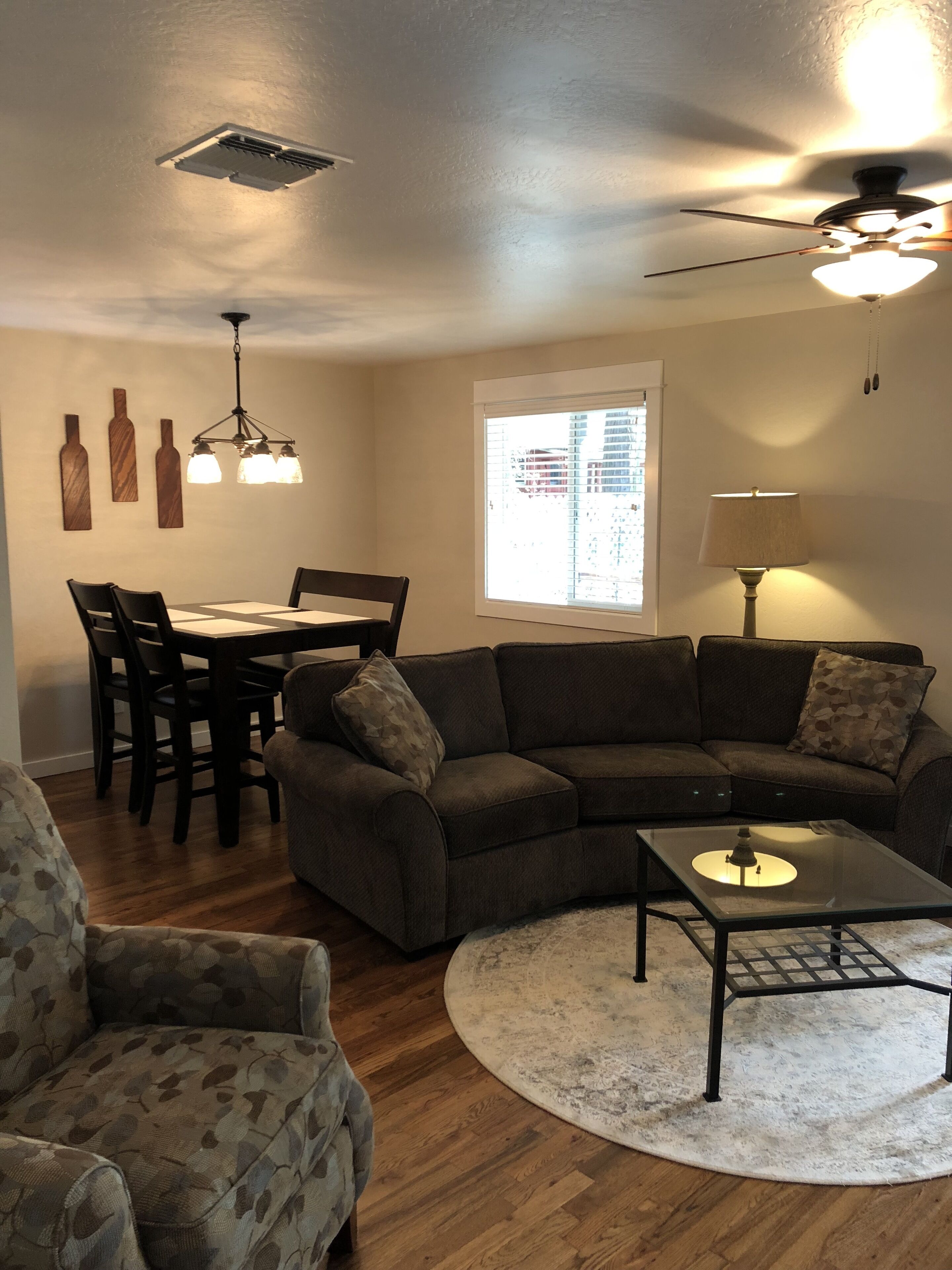Clean & Cozy Cottage in Grants Pass, OR