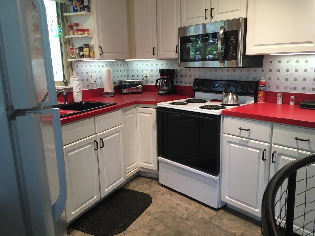 Paradise Cove - beautiful cozy cottage in the woods