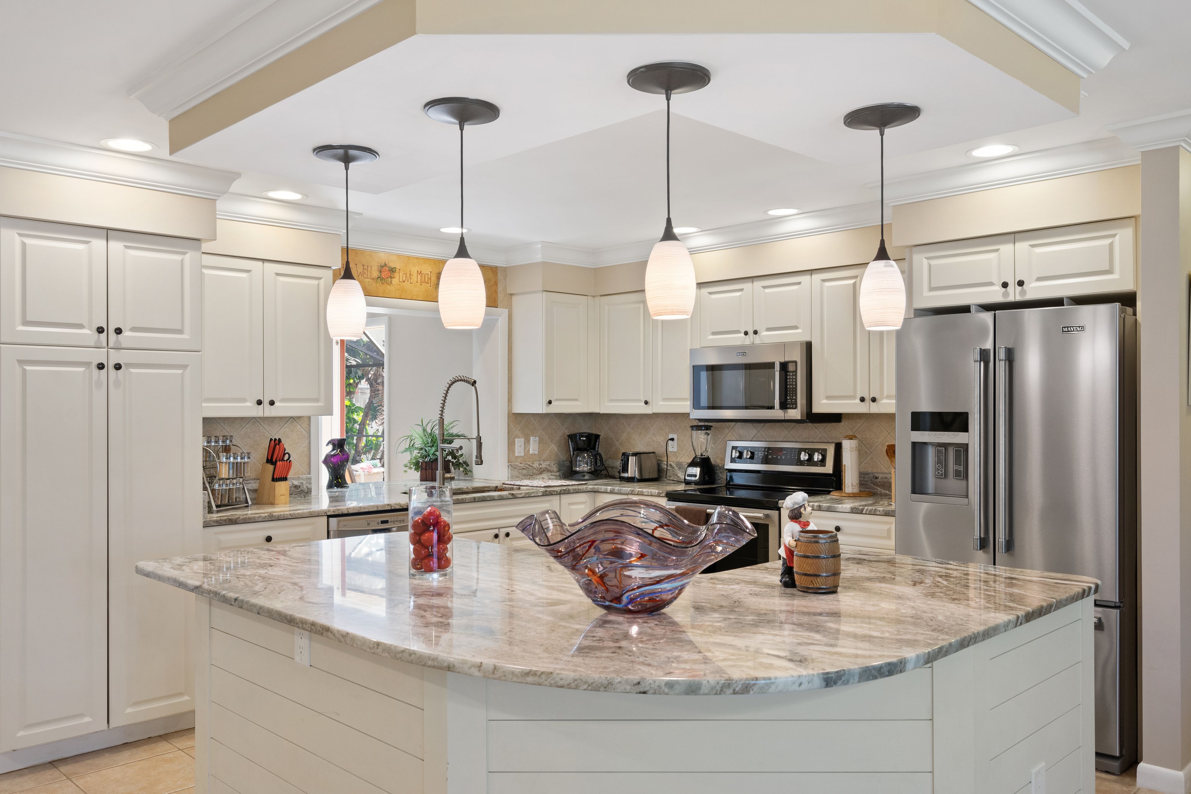 Deluxe House, Multiple Beds, Non Smoking | Private kitchen