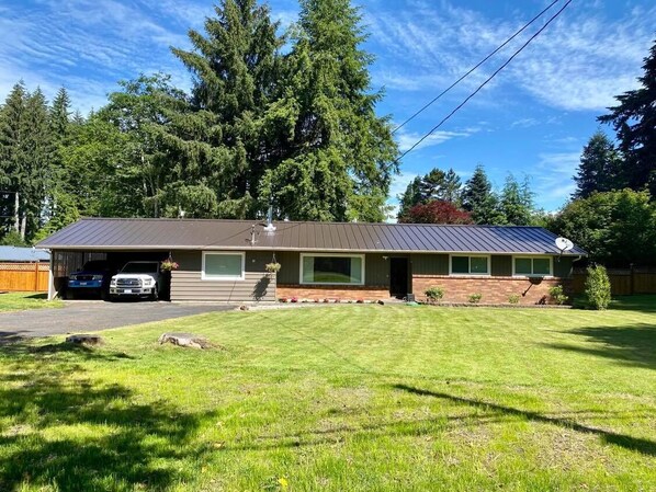 Exterior - Cozy, 3 bedroom home- ideal for couples or families (Forks)