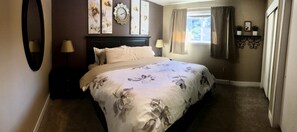 3 bedrooms, in-room safe, desk, WiFi - Cozy, 3 bedroom home- ideal for couples or families (Forks)