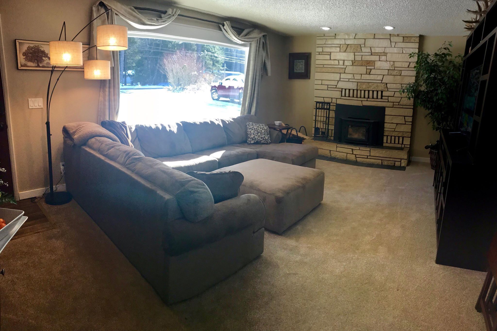 Cozy, 3 bedroom home- ideal for couples or families