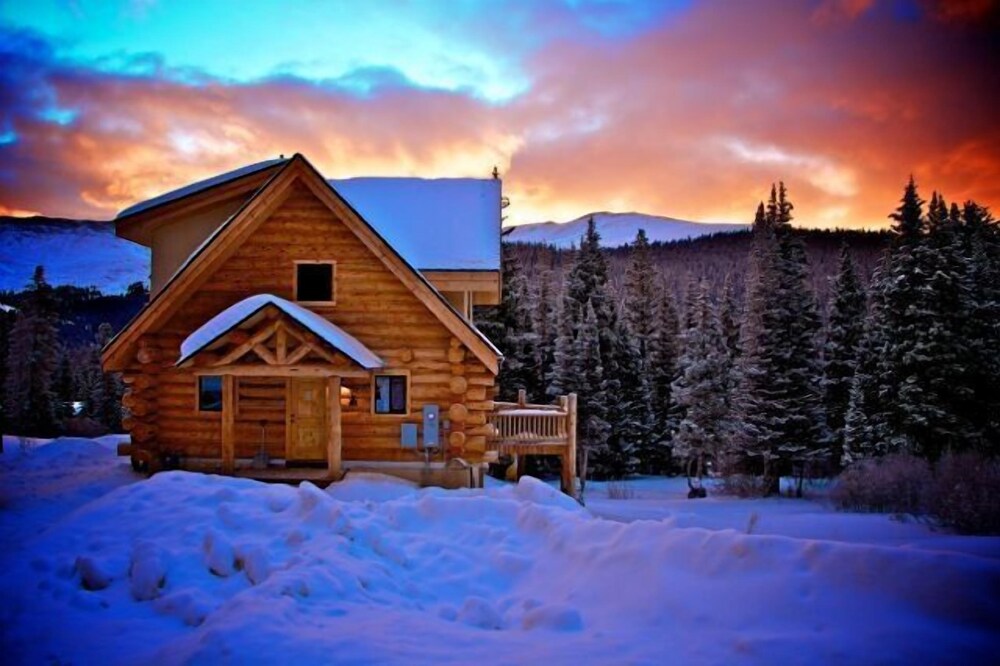 Classic Breckenridge Cabin with Modern Amenities and Million Dollar Views