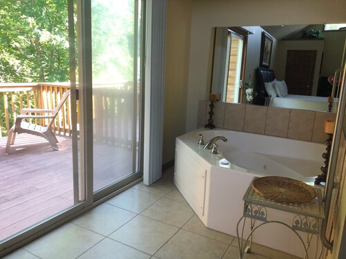 Log Style Villa JACUZZI-Heart Shaped! This is ONE OF A KIND