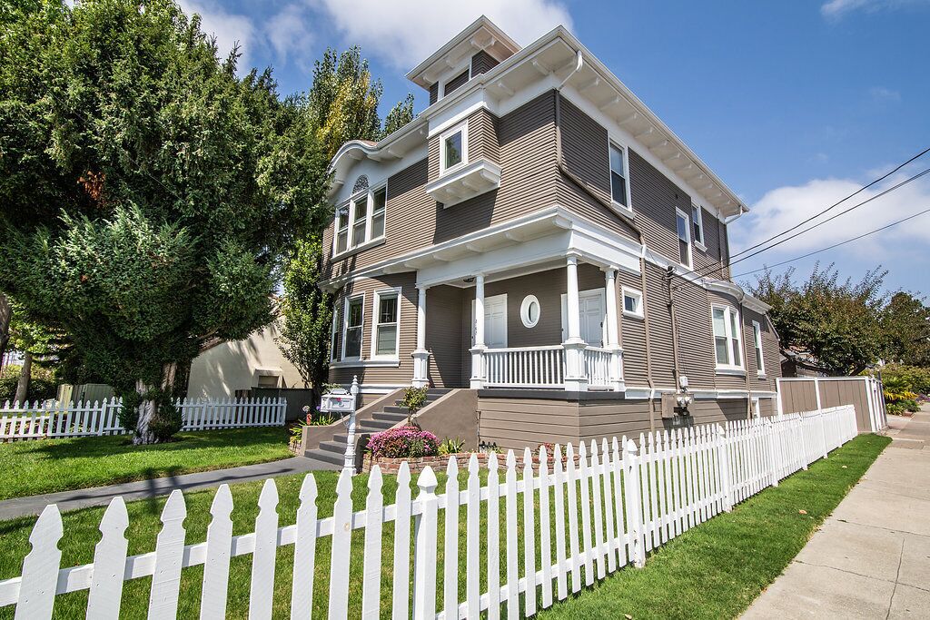Perfect Place in Alameda- Entire Upper Unit