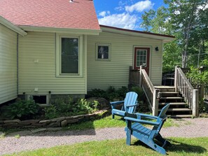 Exterior - Village Hideaway, 1 bdrm efficiency, private entrance. On the Rail Trail. (Saranac Lake)