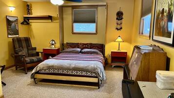 1 bedroom, desk, blackout drapes, free WiFi