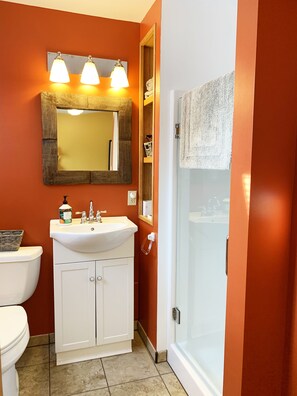 Shower, hair dryer, towels, soap - Village Hideaway, 1 bdrm efficiency, private entrance. On the Rail Trail. (Saranac Lake)