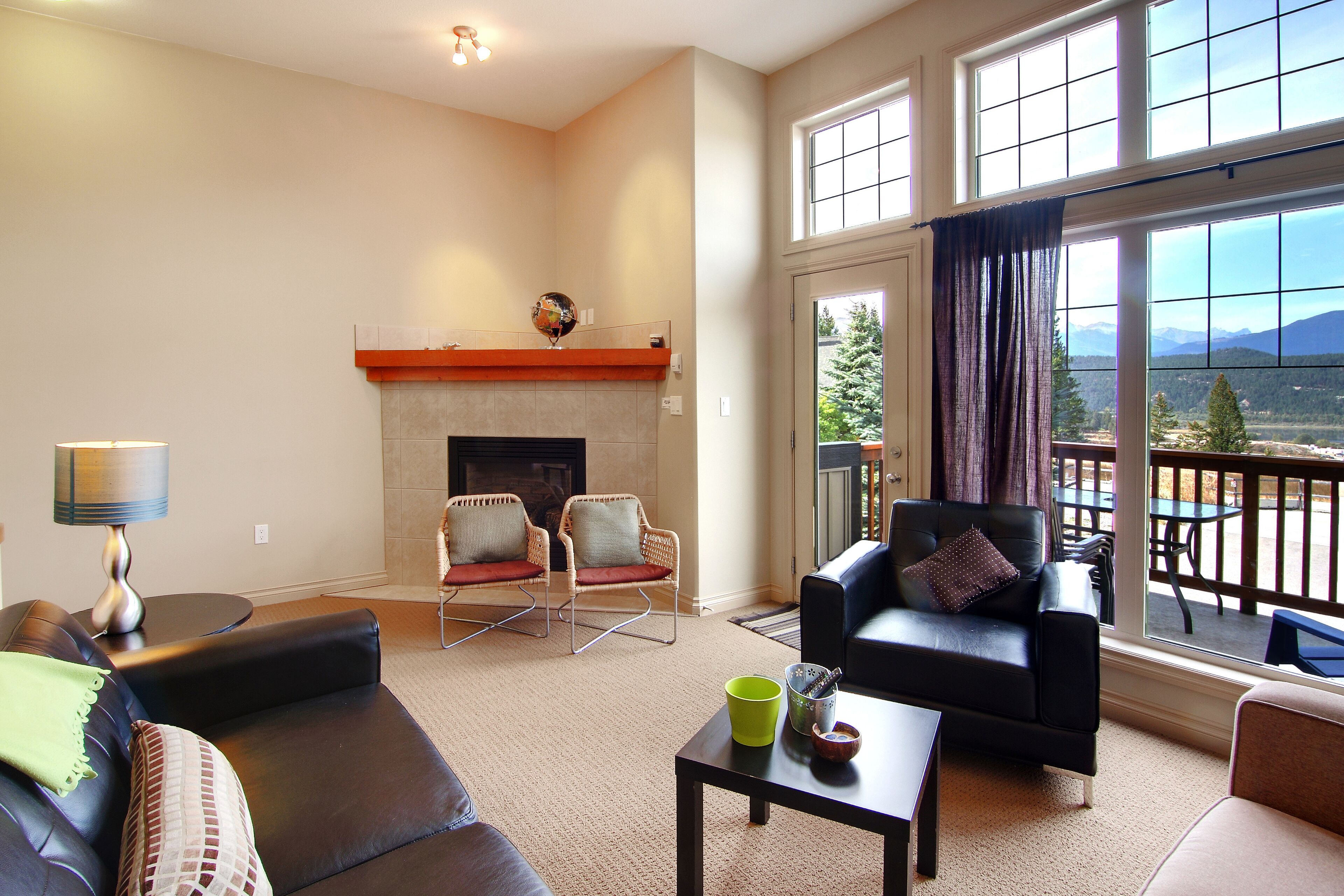 Book a fall/winter getaway near Banff/Kootenay National Parks for adventures