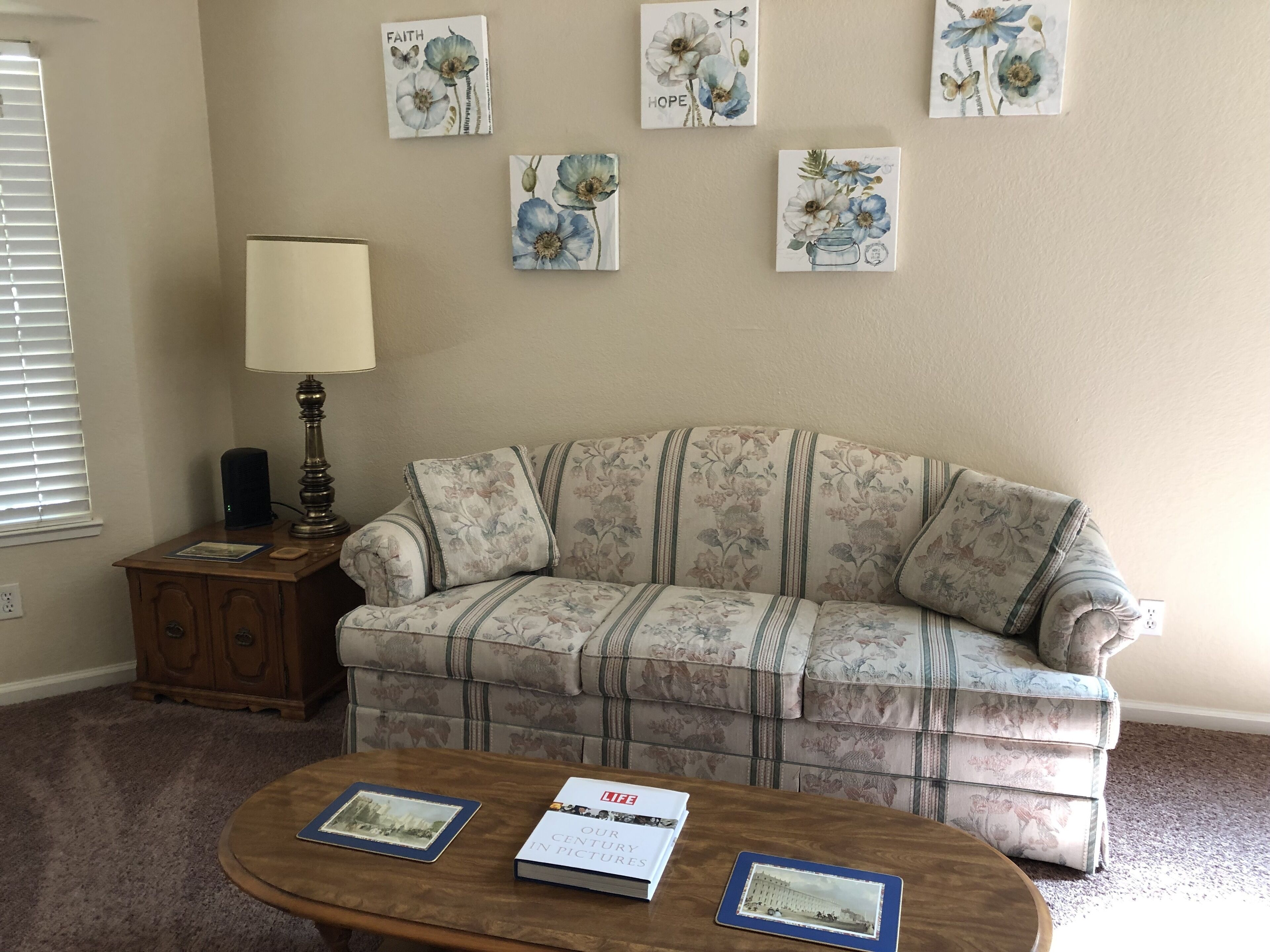 Beautiful family-friendly 1800 sq. ft. house with 4 bedrooms and 2 full baths!