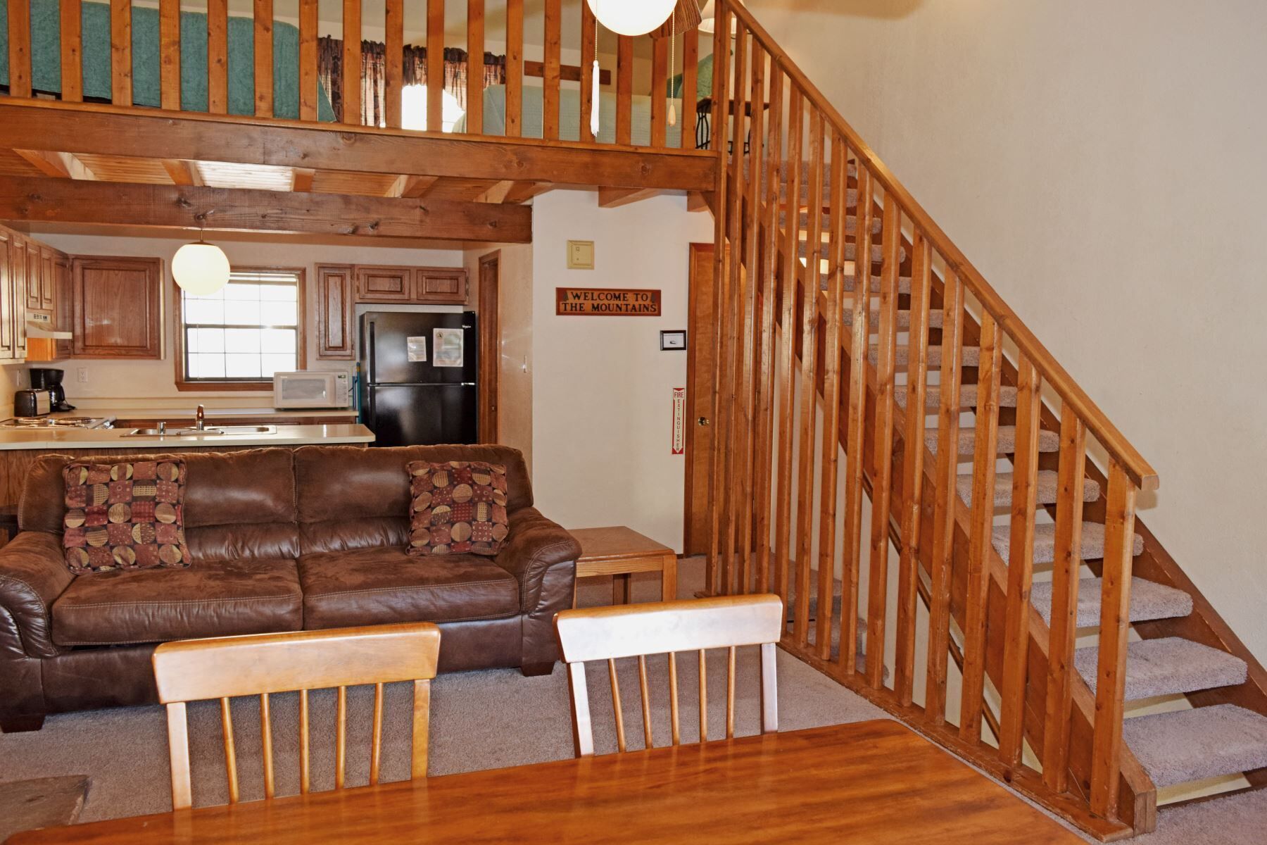 Riverbend Deluxe 2 - In Town - On The River - Free WiFi - Cable - Wood Burning F