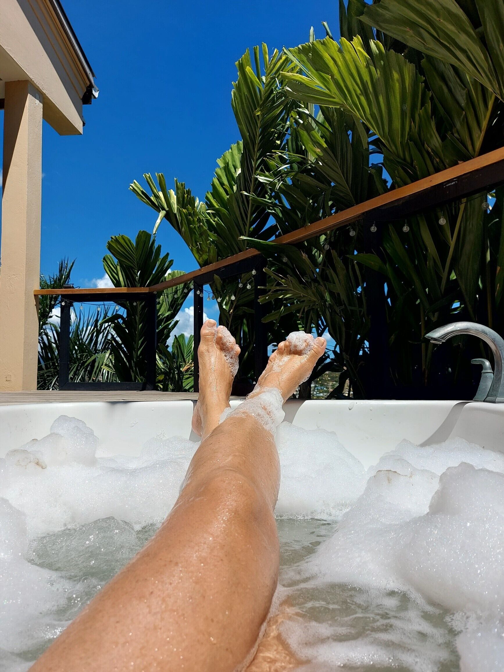 Outdoor spa tub