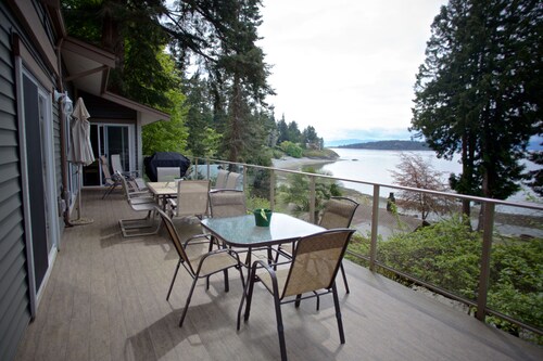 Comfortable luxury suite with epics views, on the Beach, Sunshine Coast