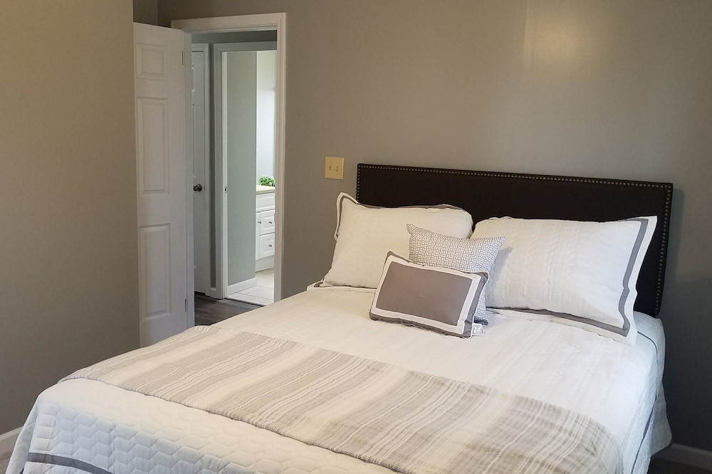 Cozy 3 Bedroom Ranch No steps