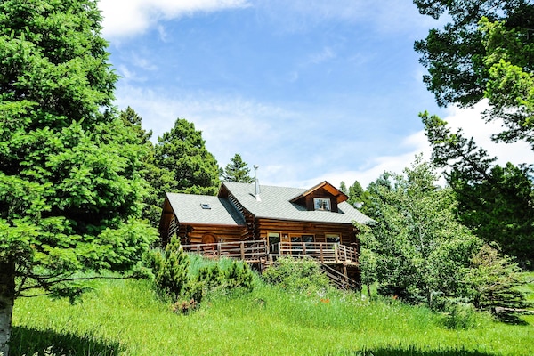 The 5FIRS Cabin with a sunny disposition