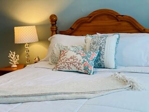 3 makuuhuonetta, työpöytä, silitysrauta/-lauta, Wi-Fi