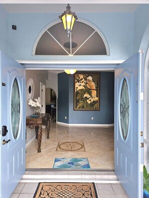 المنشأة من الداخل