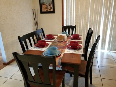 COZY FAMILY RESIDENCE (HOME AWAY FROM HOME)