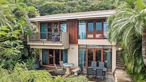 Outdoor dining - Bahia Pez Vela -1 Minute Walk to Secluded Beach, Ocean View and Infinity Pools! (Ocotal)