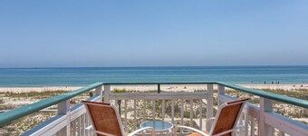 3BR/3BA Dog-Friendly, BEACHFRONT, Center of Island