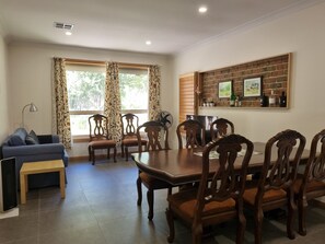 Interior - Sunset Hues-Enjoy Peace & Nature in lovely Adelaide Hills overlooking Adelaide (Norton Summit)