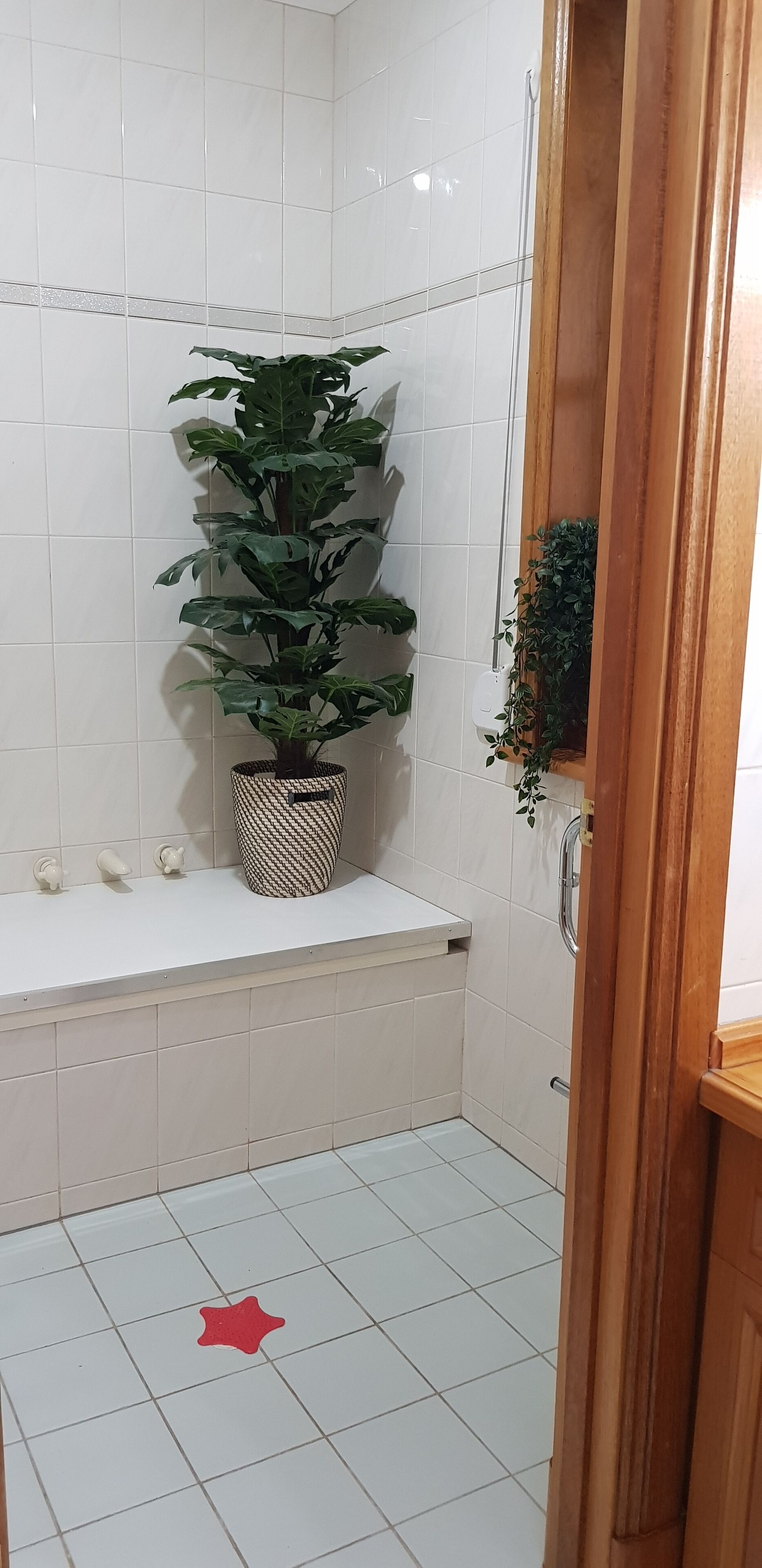 Sunset Hues-Enjoy Peace & Nature in lovely Adelaide Hills overlooking Adelaide — image 21