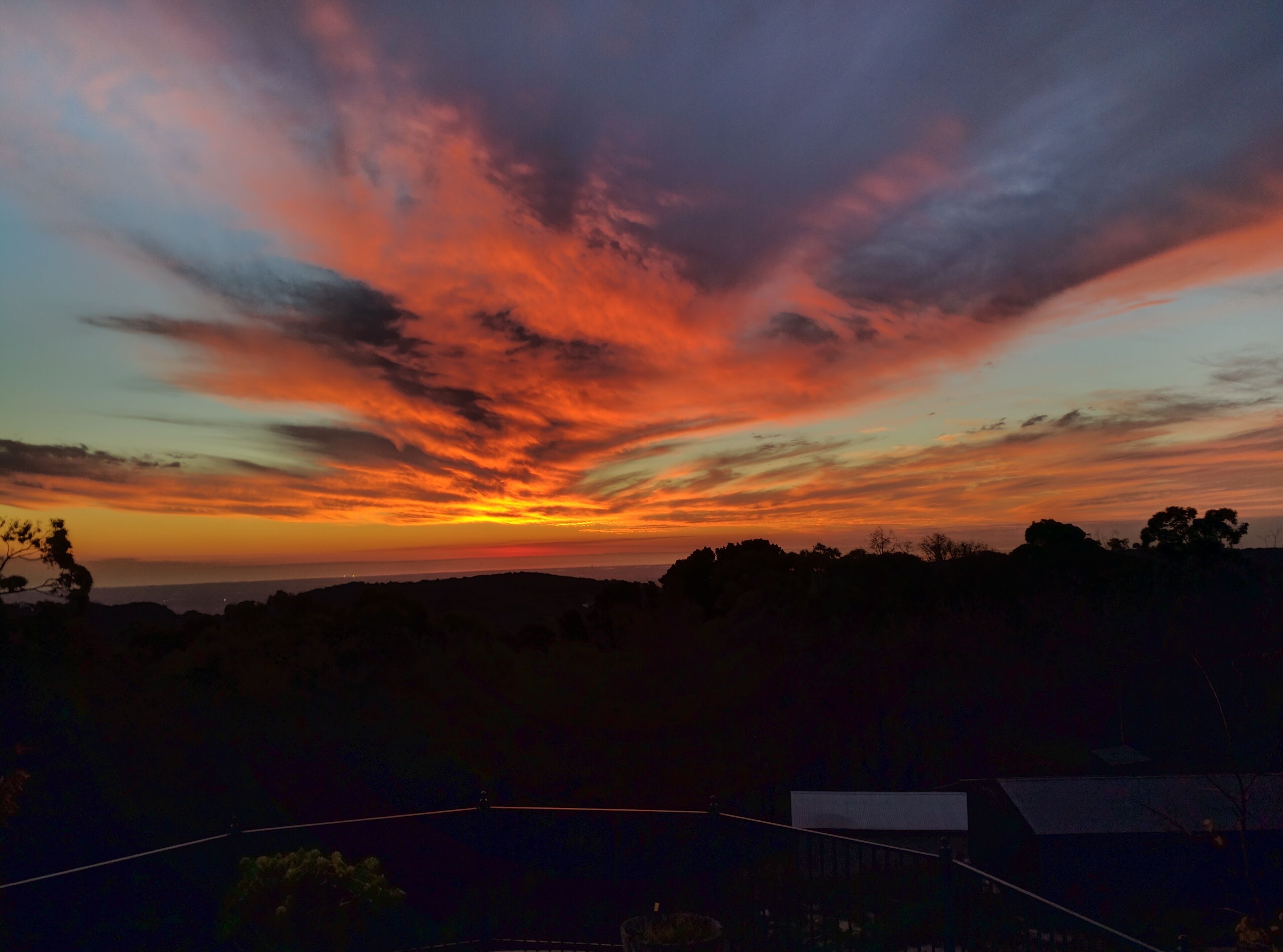 Sunset Hues-Enjoy Peace & Nature in lovely Adelaide Hills overlooking Adelaide — image 7