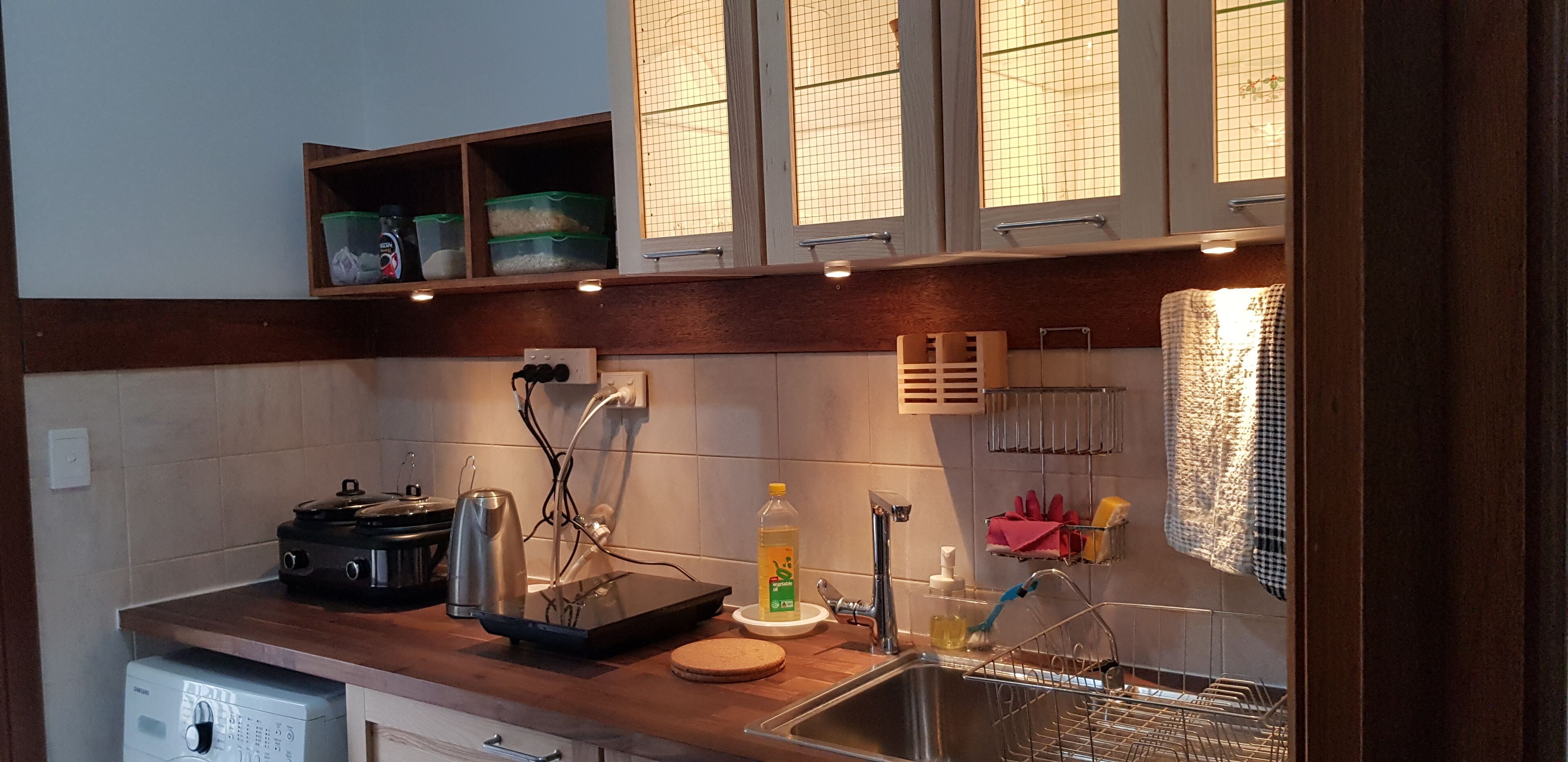 Sunset Hues-Enjoy Peace & Nature in lovely Adelaide Hills overlooking Adelaide — image 11