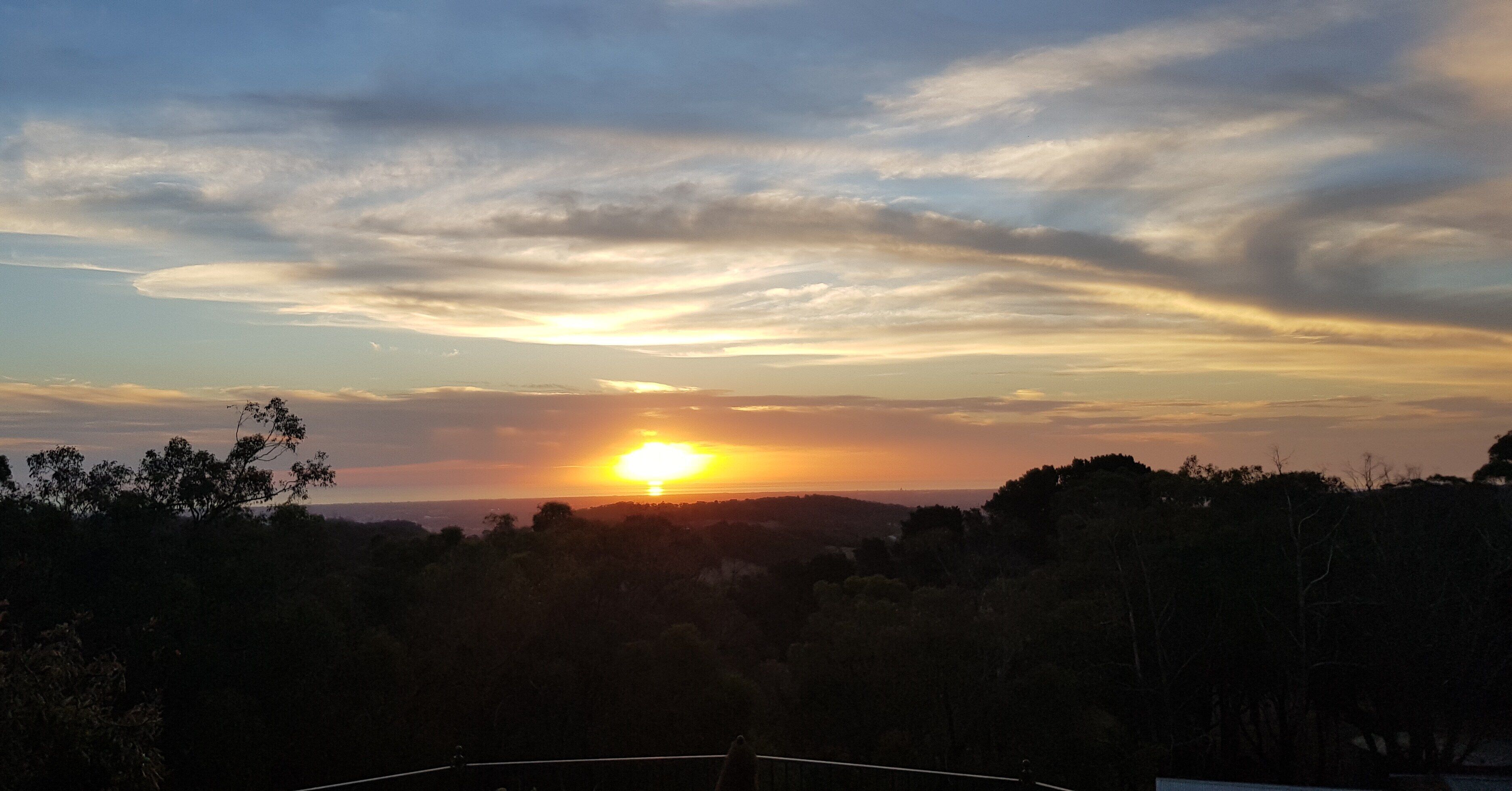 Sunset Hues-Enjoy Peace & Nature in lovely Adelaide Hills overlooking Adelaide