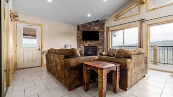 Smart TV, chimenea y reproductor de DVD