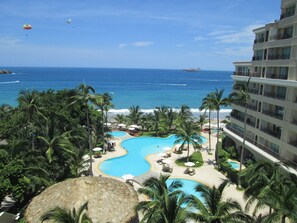 Infinity-Pool