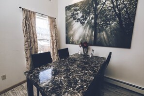 Dining - The Open-Plan Penthouse (Crestone)