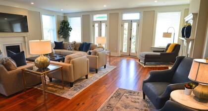 The Brigham 5 Star! ROOFTOP TERRACE Historic Savannah ULTIMATE LUX VACATION!!