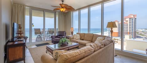 Smart-tv, dvd-afspiller, bøger