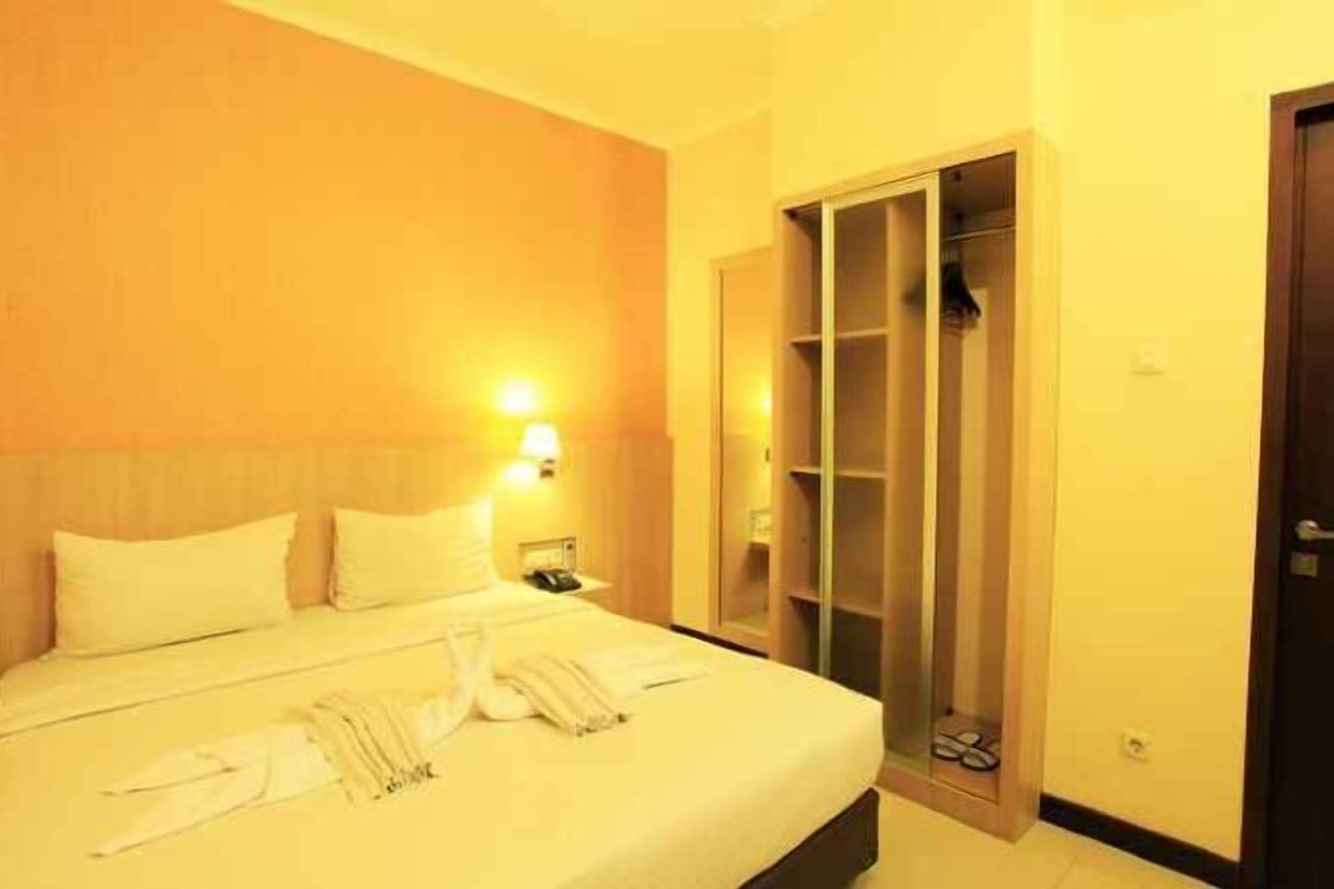 Desk, blackout curtains, iron/ironing board, free WiFi