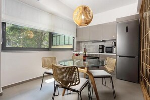 Apartment | Private kitchen | Full-size fridge, microwave, oven, stovetop - Hektor Luxury Suite (Athens)
