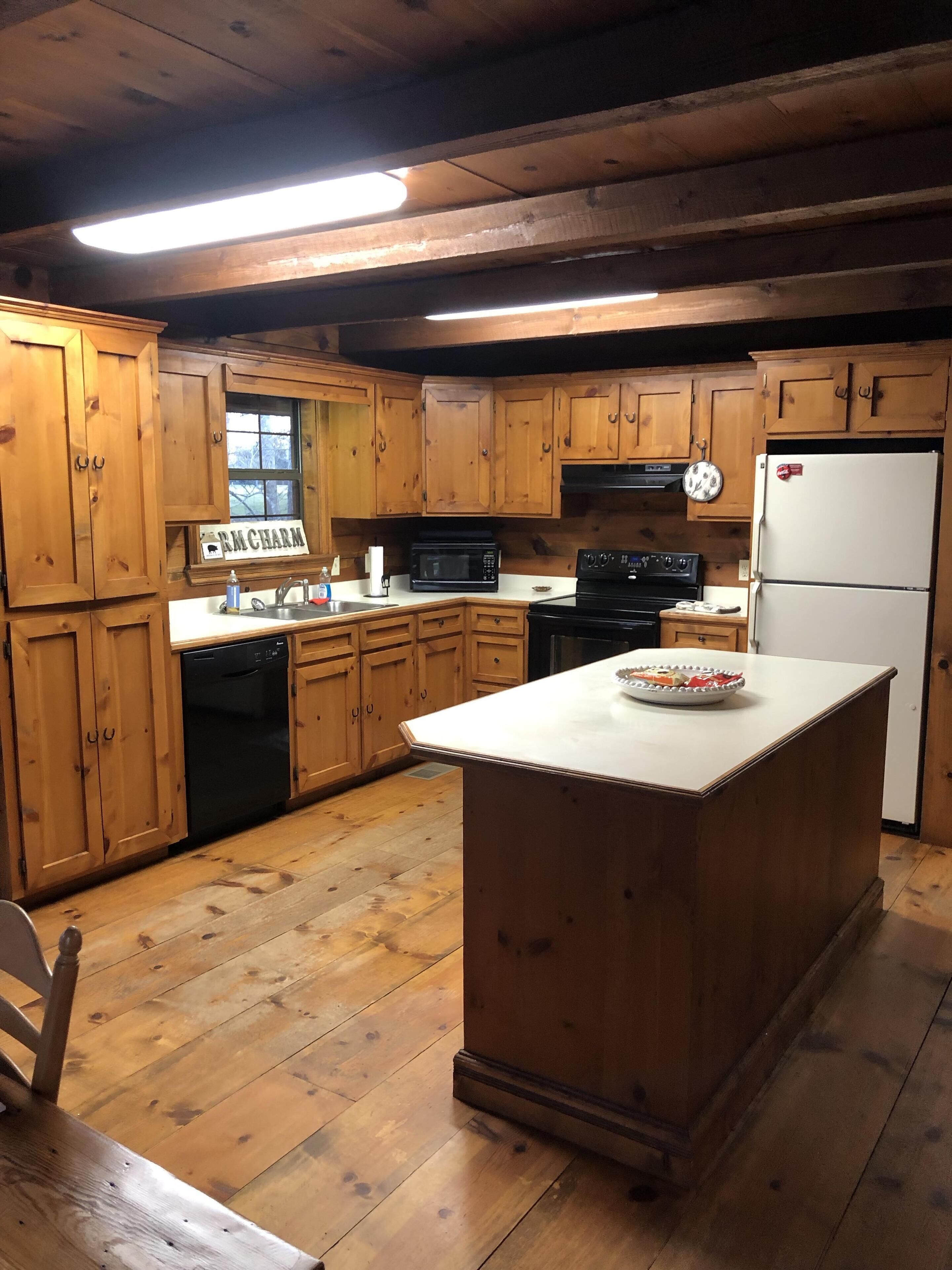 Acadian Farms<br>Southern Farmhouse Cabin