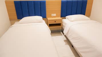 Standard Twin Room, 2 Single Beds | Desk, free WiFi, bed sheets, wheelchair access
