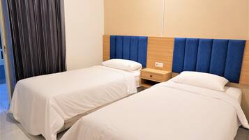 Standard Twin Room, 2 Twin Beds | Desk, free WiFi, bed sheets, wheelchair access