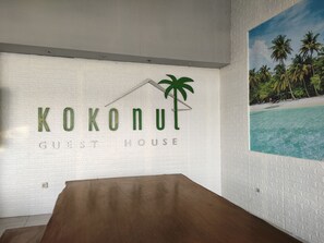 Front of property - Kokonut Guesthouse (Surabaya)