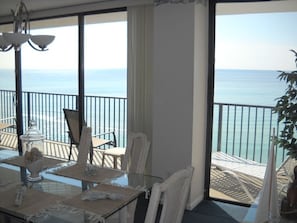 Large dining table with fantastic views 